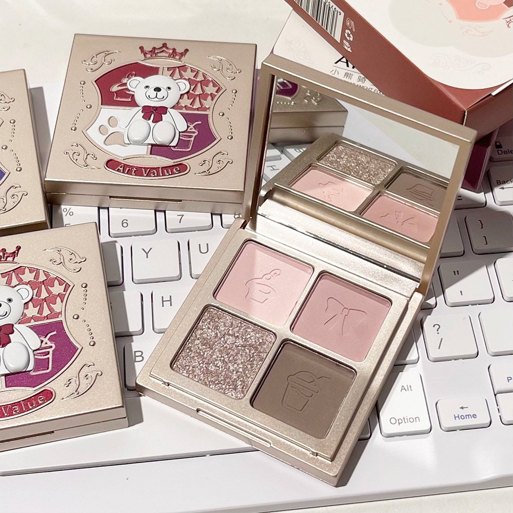ART VALUE Little Bear Knight Sparkling Eyeshadow Palette - Image 2