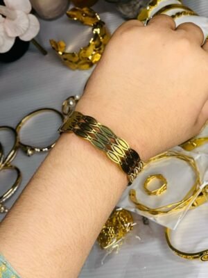 beautiful-gold-tone-cuff-bracelet-01 Beautiful Gold-Tone Cuff Bracelet