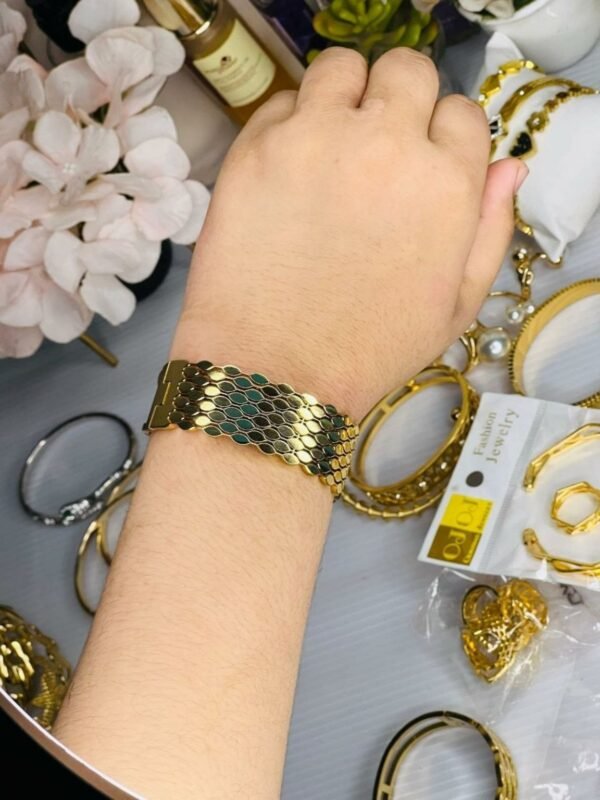 beautiful-gold-tone-cuff-bracelet-08 Beautiful Gold-Tone Cuff Bracelet