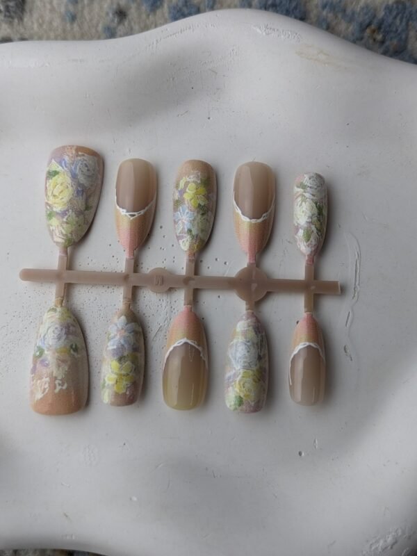 SH-N-060-003-01 Vintage Pastel Floral French Tip Press-On Nails – 10 Pieces
