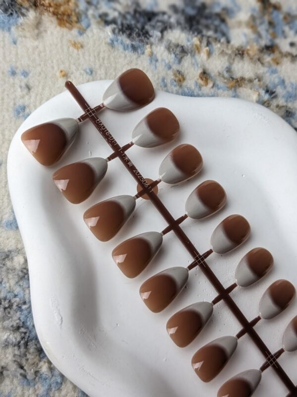 mocha-white-french-press-on-nails-set-4 Mocha White French Press-On Nails Set