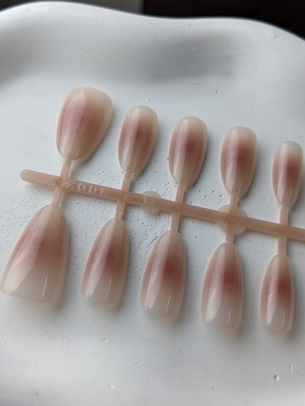 Soft Rose Cat Eye Press-On Nails
